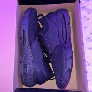Under Armour Phantom 2 all black
